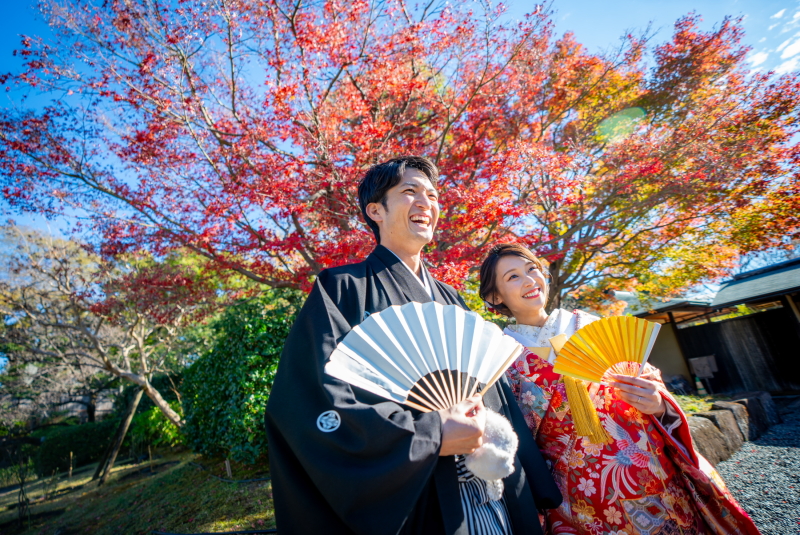 紅葉の和庭園01