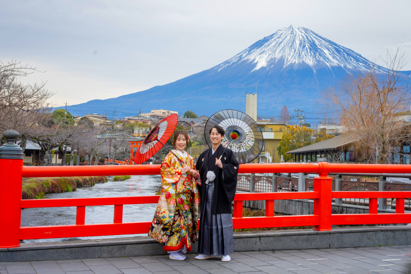 神社と富士山