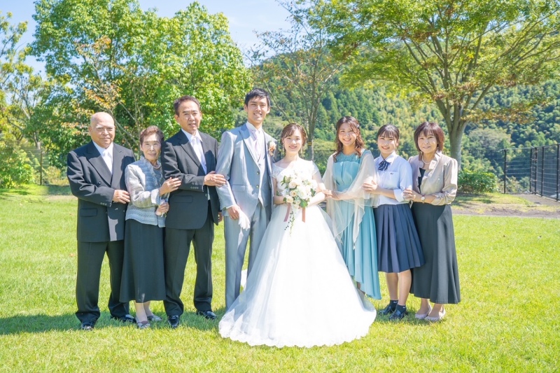 洋装ロケーションでのフォトウエディングご家族撮影