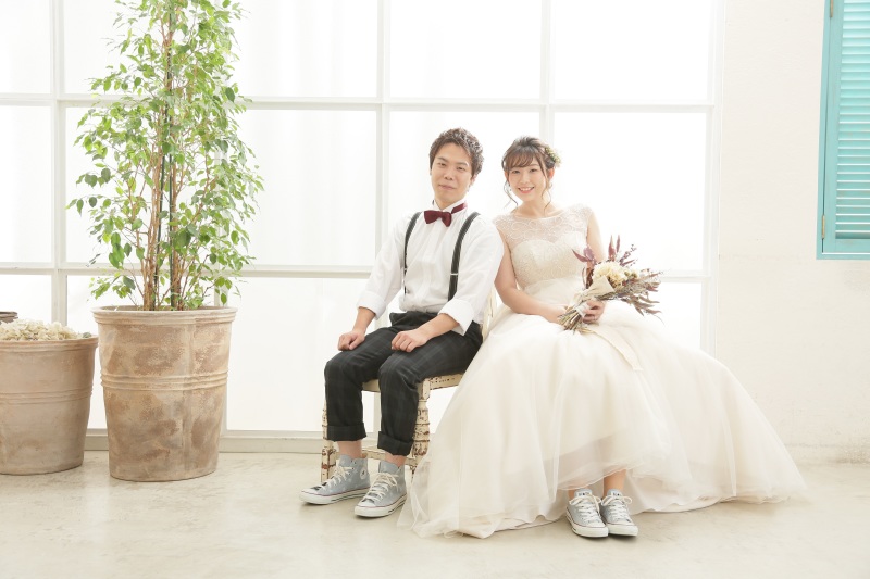 ドレスにスニーカー！！