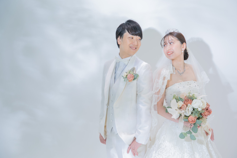 まずはウェディングドレスから♪