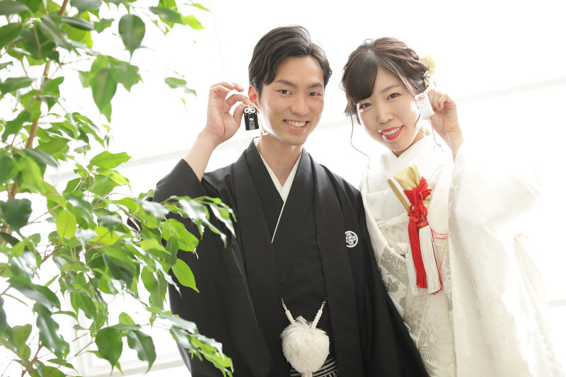 お揃いの衣装の御守り!!