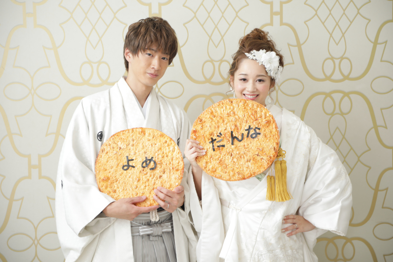 スタジオ小物でポーズ!