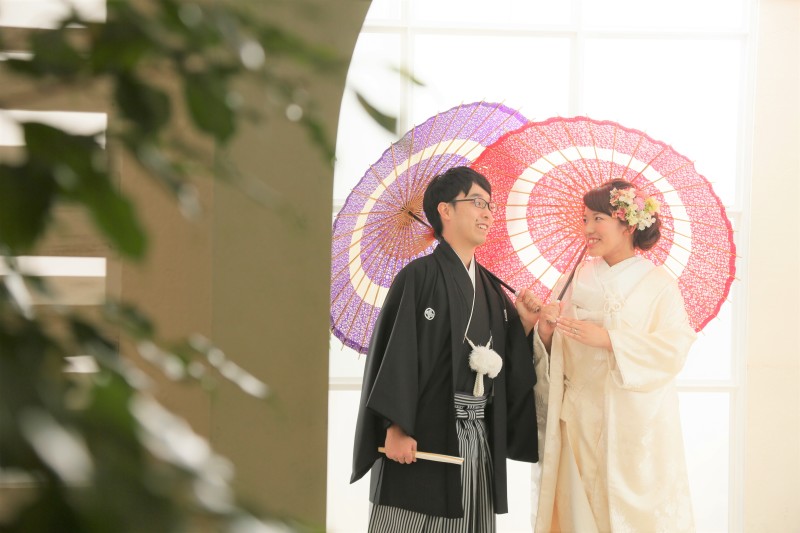 外で撮った雰囲気も演出