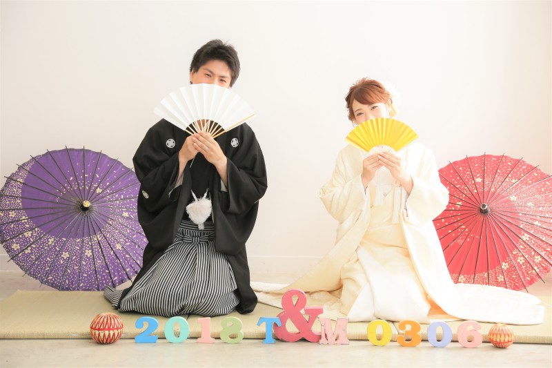 扇子からひょっこり