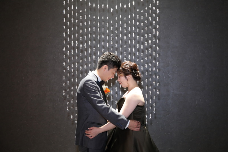 おでこを合わせて