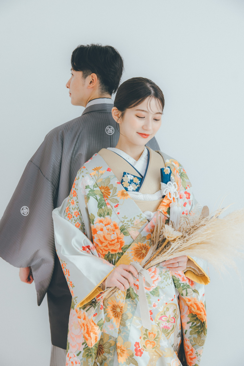 ワタベウェディング表参道フラッグシップフォトスタジオ_色打掛・着物が豊富