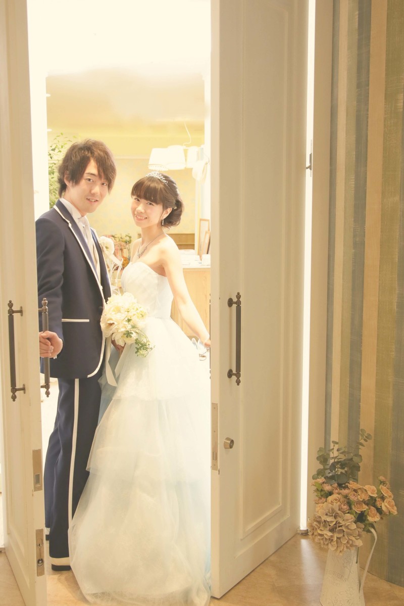 入口のドアをつかって