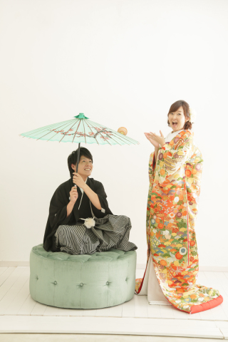 店内のソファーまで撮影アイテムに