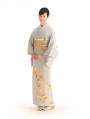 色留袖（金彩に星文様）