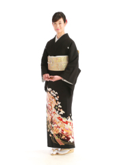 留袖（金駒梅文様）