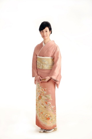 色留袖（流水三友花）