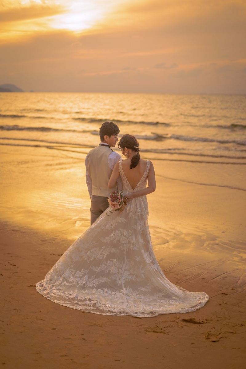 夕日をバックに