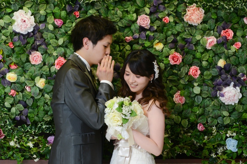 お花いっぱいの背景で☆