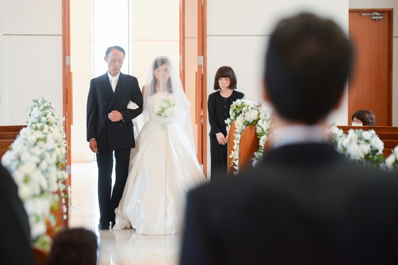 お父様と一緒に入場