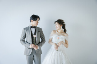 【事前の来店不要】洋装スタジオ1Day完結フォトウエディングプラン（11月までの撮影で6万円割引／データ100カット）