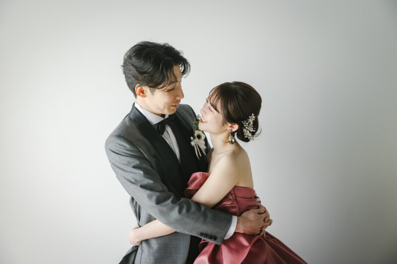 【11月30日までのお申込限定!3万円割引】 和装+洋装スタジオ撮影プラン(衣装ランクアップ料金全て無料/データ200カット)