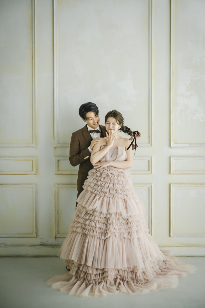 【11月30日までのお申込限定!3万円割引】 和装+洋装スタジオ撮影プラン(衣装ランクアップ料金全て無料/データ200カット)