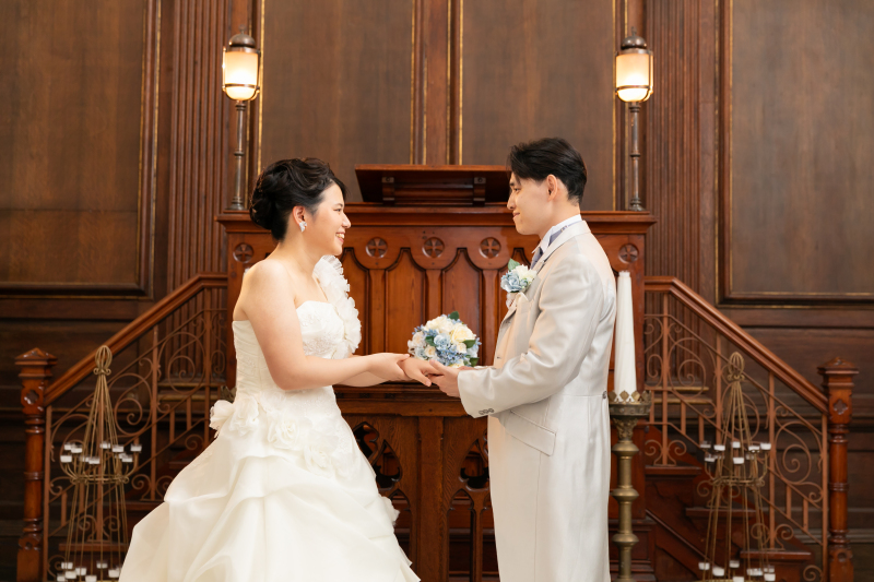 祭壇前で・・・*