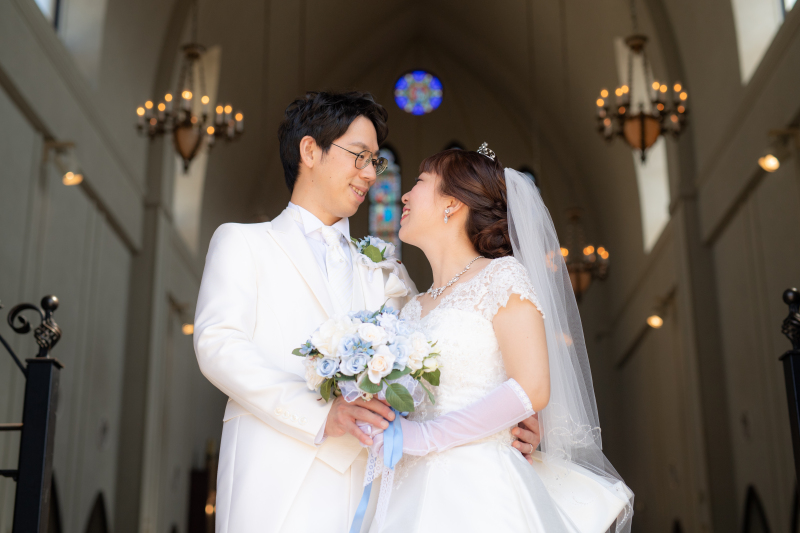 ステンドグラスをバックに・・・*