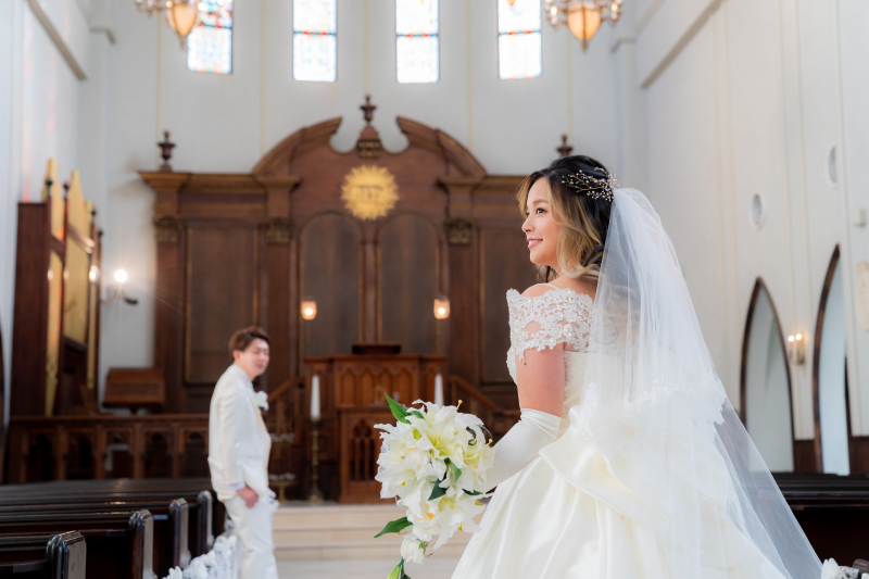 新郎様のもとへ…