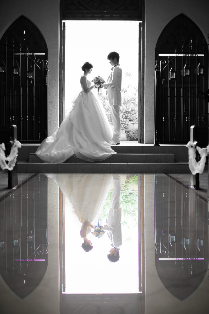 ベールとインナーブラウスを外してイメージチェンジ