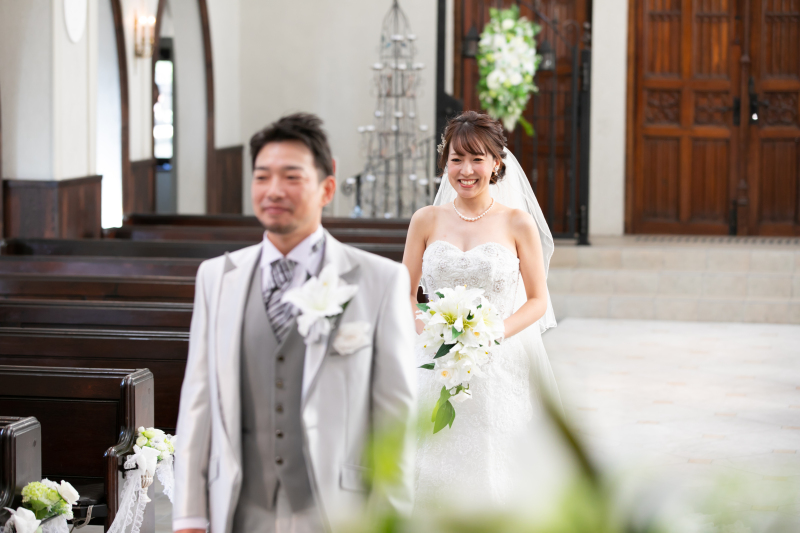 ファーストミートは花嫁様から新郎様への幸せの約束♪花嫁様のワクワク感と恥じらい、小さなドキドキの瞬間を撮影!素敵な花嫁様の姿に、新郎様も惚れ直すこと間違いなし!