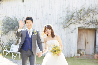 プライベートなお庭でカジュアルなウェディングフォト