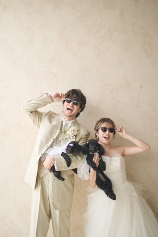 わんちゃんも一緒のウェディングフォト♡