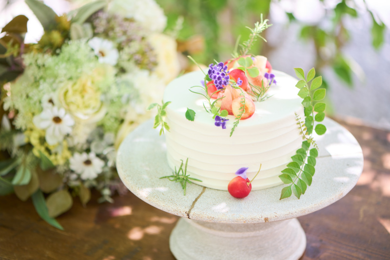 可愛いウエディングケーキと一緒に♡