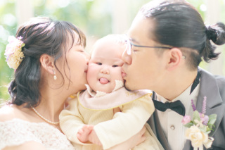 かけがえのない1日をつくる、ファミリーフォトウェディング♡