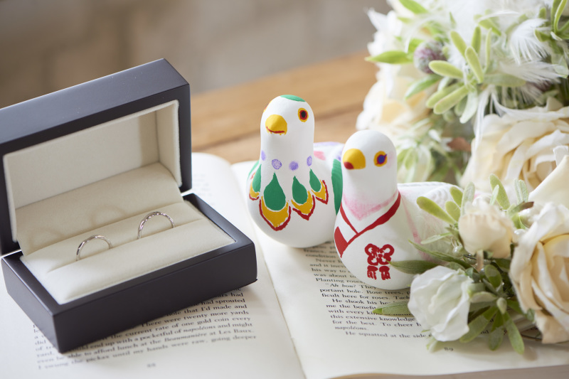 撮影小物と指輪を一緒に