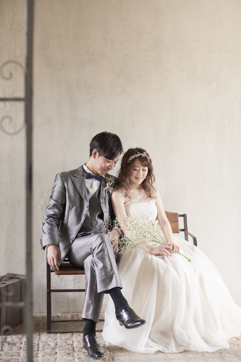 スタジオ内に入り、シックなカットを