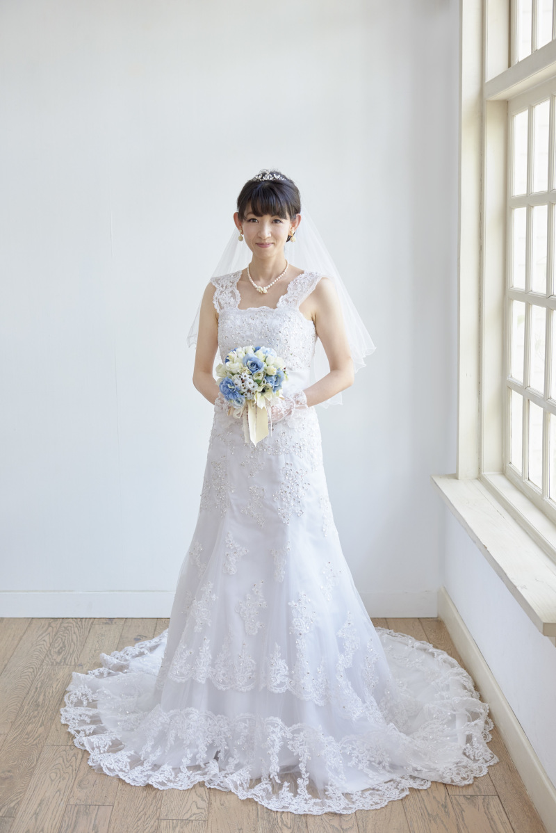 1着目のドレスはスレンダーライン