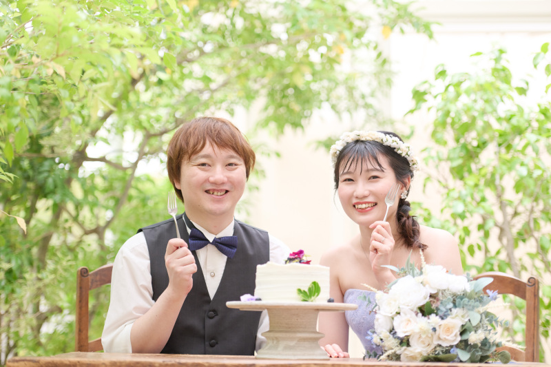 緑に囲まれてのファーストバイト♡
