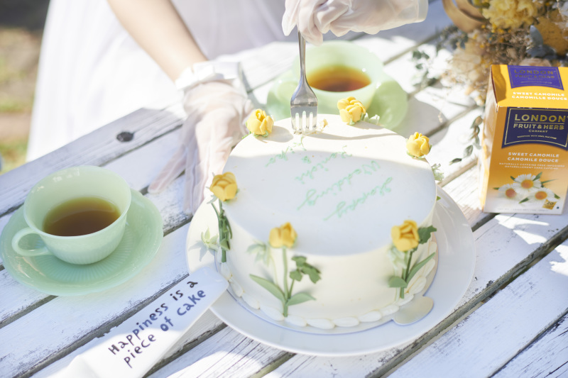 スタジオのすぐ側にあるお庭でパーティ風に