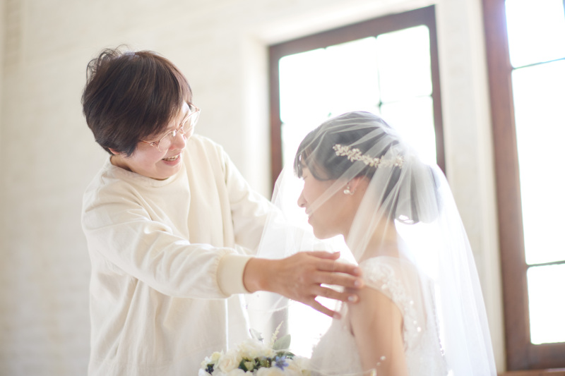 ベールダウンもナチュラルな光の中で