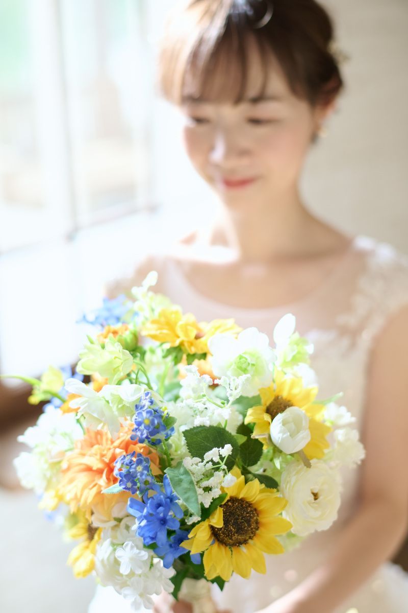 ひまわりのブーケで明るい印象に♪