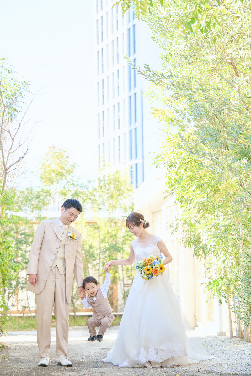 【9~11月】秋の"Happy Monday"キャンペーン!|和洋自由1着|修正データ50点|衣装ヘアメイク込み|ペットOK