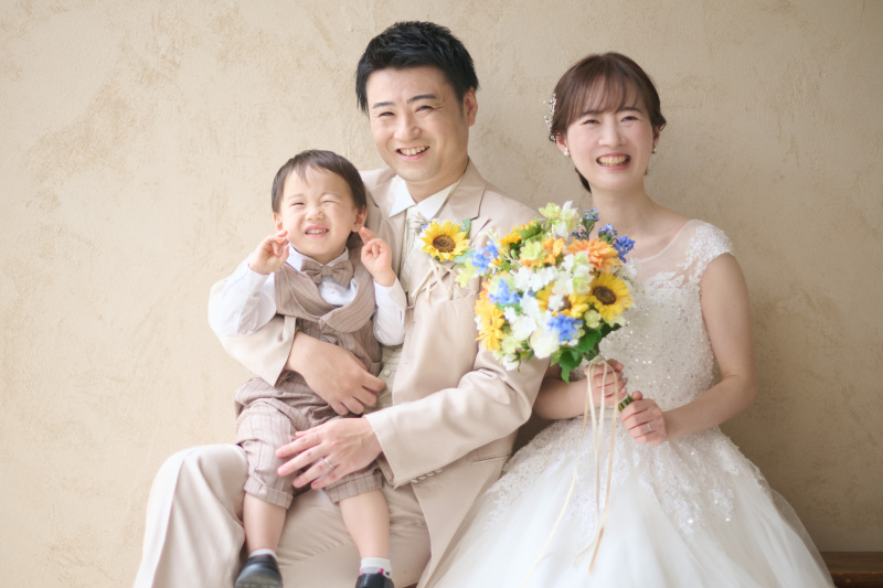 【9~11月】秋の"Happy Monday"キャンペーン!|和洋自由1着|修正データ50点|衣装ヘアメイク込み|ペットOK
