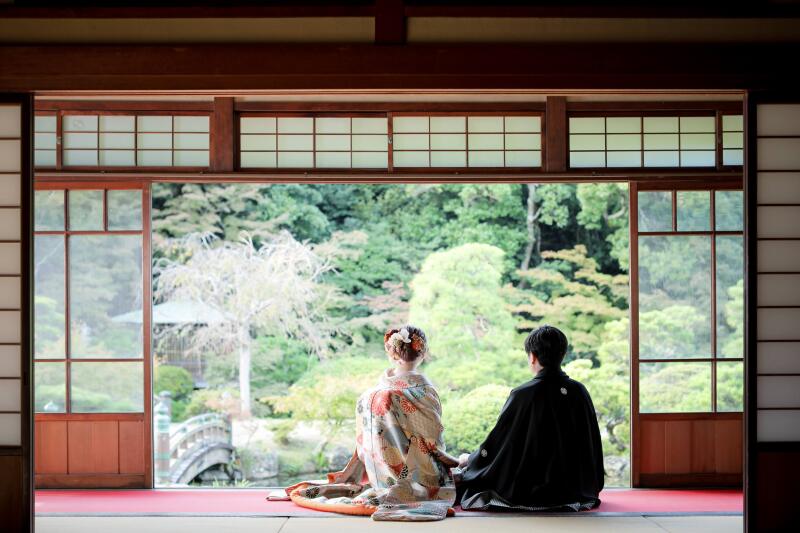 広いお庭を眺めながら