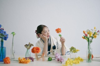 和装もドレスも大好きなお花に囲まれて