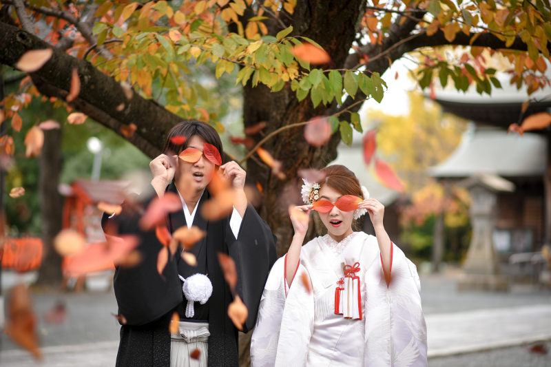 季節は秋！落ち葉シャワー♪