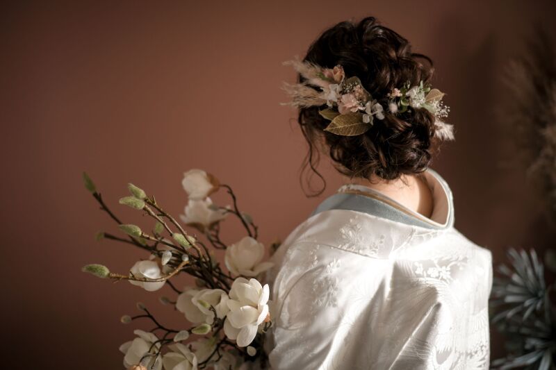 ヘアスタイルにもドライフラワーを
