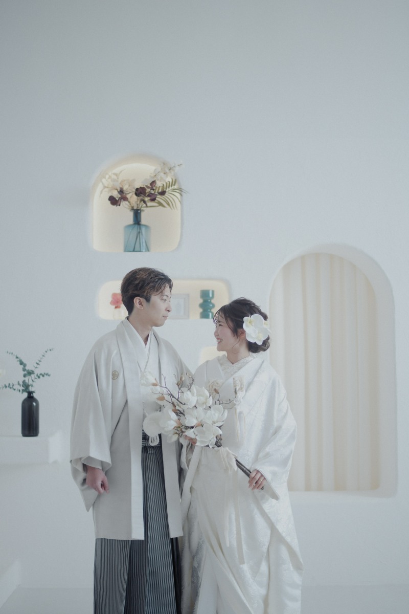 真っ白なスタジオで