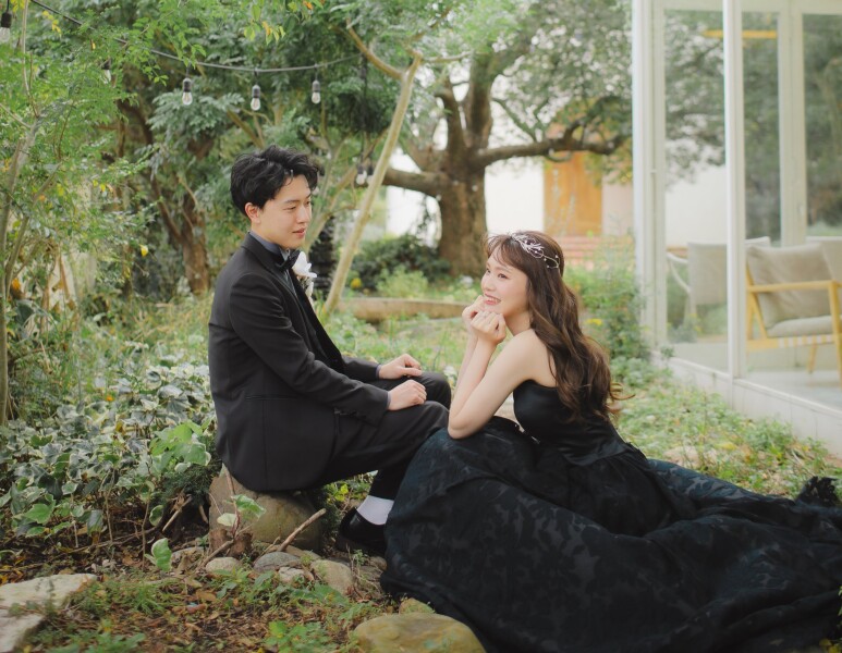 着替えて次はブラックドレス！