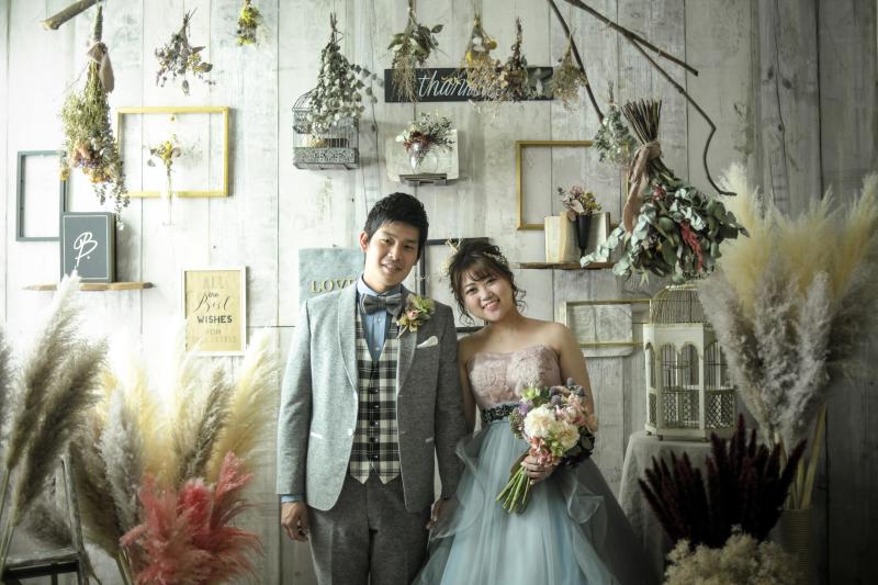 カラードレスはスタジオで