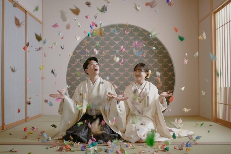 折鶴シャワーでHAPPY度120%笑顔