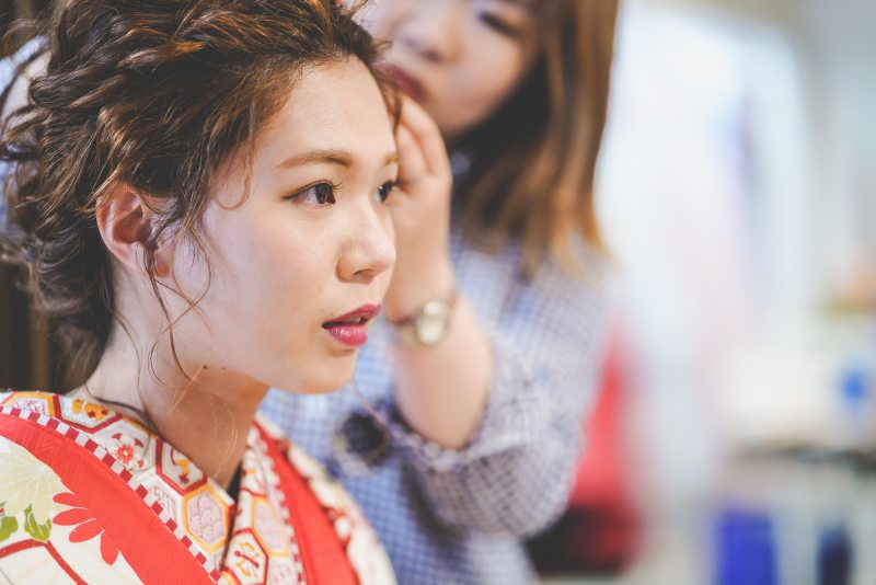 ヘアメイクで変身中