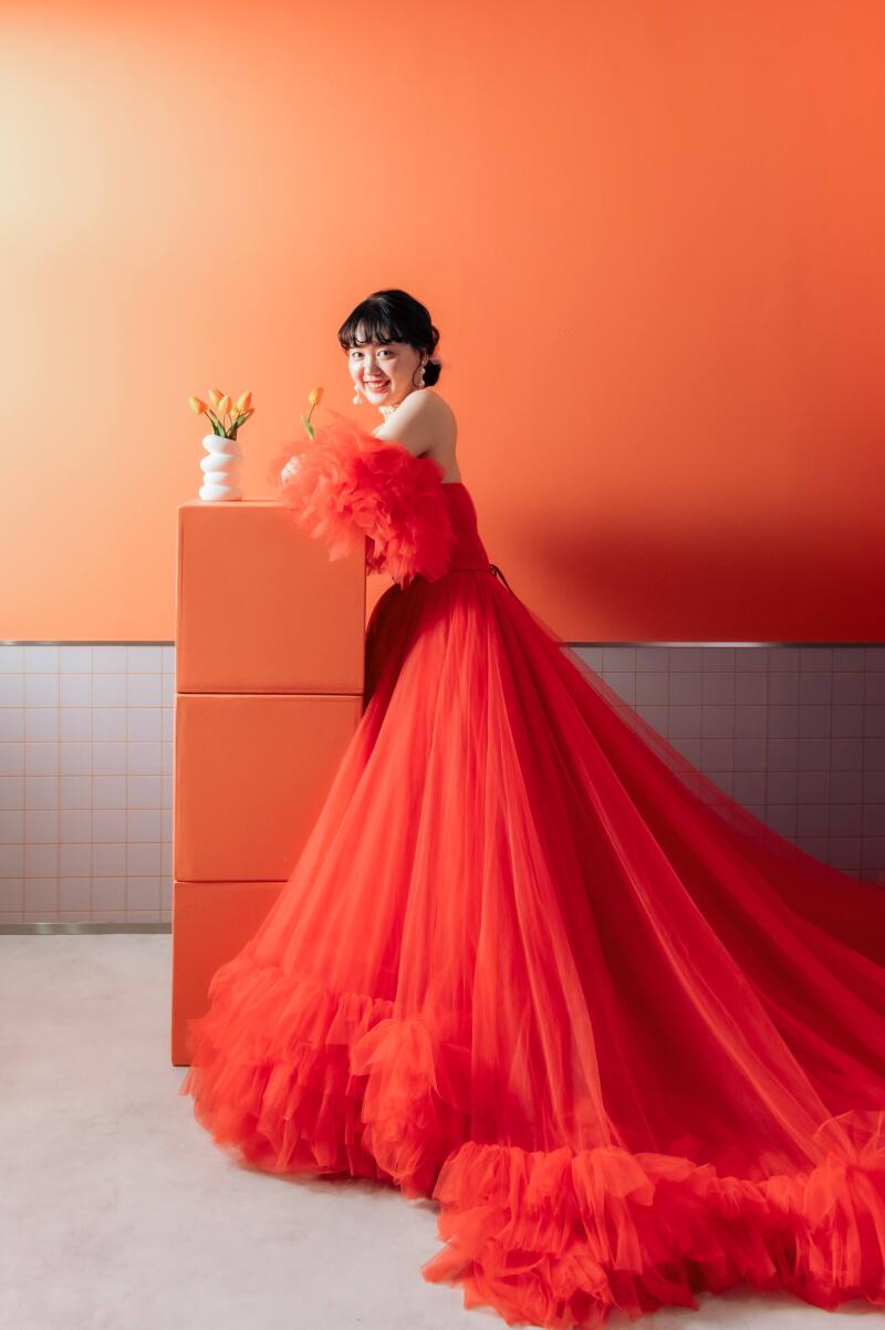 NEWオレンジ背景×オレンジドレス